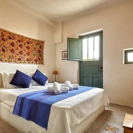 펜션 Summer House In Santorini Foinikiá